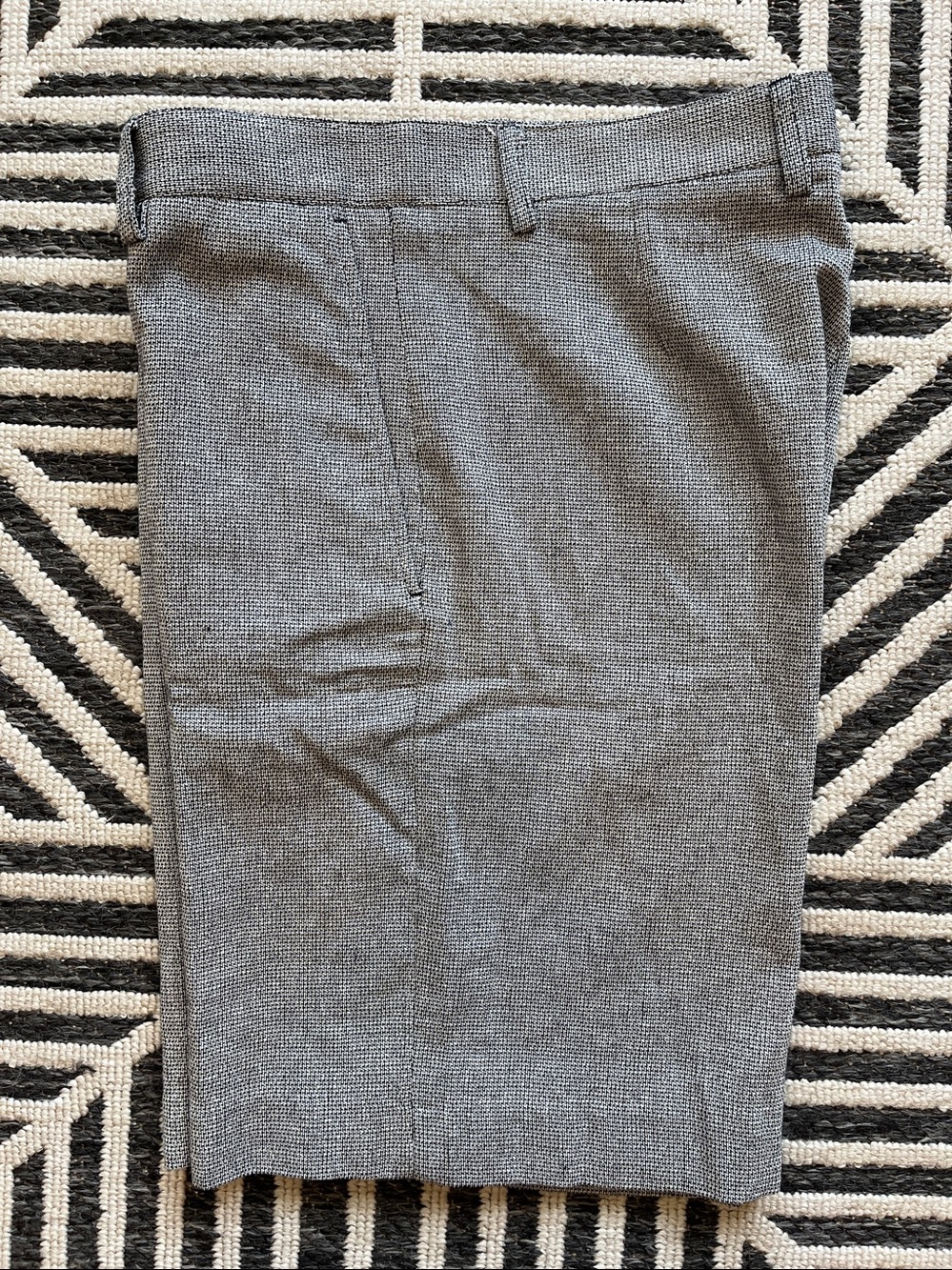 Zara Men's Gray Textured Flat-Front Shorts {NWOT}